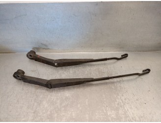 Recambio de brazo limpia delantero derecho para mitsubishi l200 (k7_t, k6_t, k5_t) 2.5 td 4wd (k74t) referencia OEM IAM MR192097