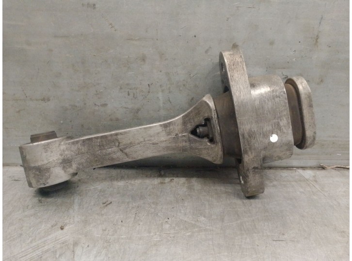 Replacement engine mount for Hyundai ix35 (LM, EL, ELH) 2.0 CRDi 4WD OEM IAM reference 219572S000 219502S000 