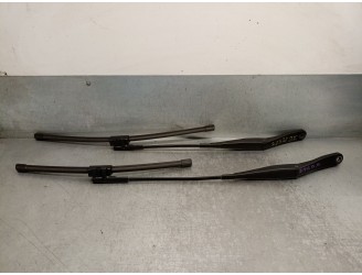 Recambio de brazo limpia delantero derecho para opel astra h gtc (a04) 1.9 cdti (l08) referencia OEM IAM 13111220 6272514 