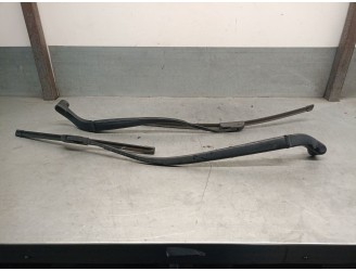 Recambio de brazo limpia delantero derecho para opel astra h gtc (a04) 1.9 cdti (l08) referencia OEM IAM GHR167321 GHR267321 