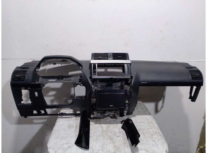 Recambio de salpicadero para toyota land cruiser (j15) 3.0 turbodiesel cat referencia OEM IAM  5540160935C1 