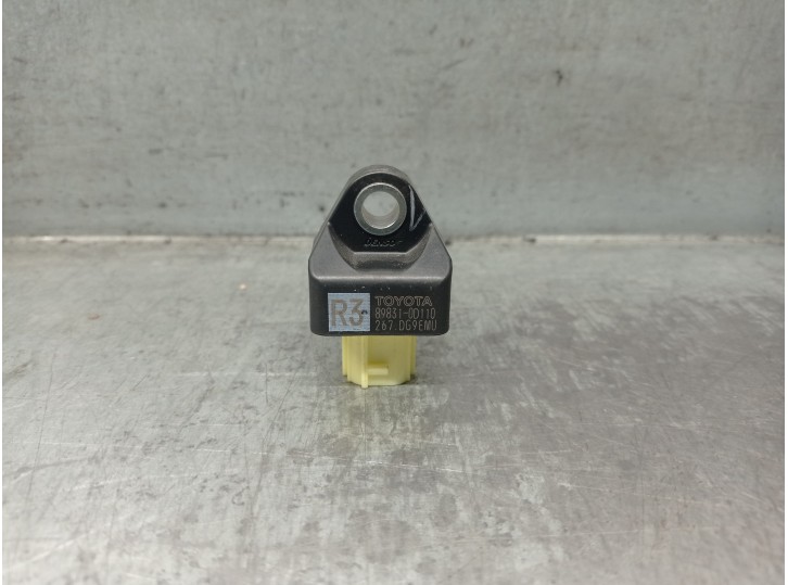 Recambio de sensor airbag para toyota yaris (_p21_, _pa1_, _ph1_) 1.5 hybrid (mxph10) referencia OEM IAM 898310D110 DENSO
