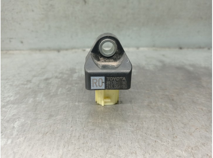 Recambio de sensor airbag para toyota yaris (_p21_, _pa1_, _ph1_) 1.5 hybrid (mxph10) referencia OEM IAM 891730D160 DENSO