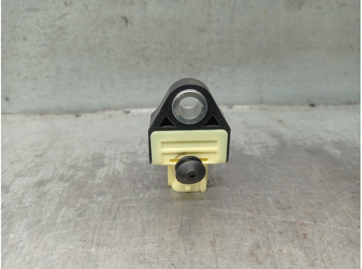 Recambio de sensor airbag para toyota yaris (_p21_, _pa1_, _ph1_) 1.5 hybrid (mxph10) referencia OEM IAM 898310D110 DENSO