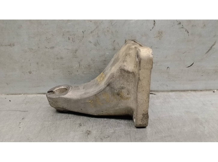 Recambio de soporte motor derecho para ssangyong actyon i 2.0 xdi referencia OEM IAM A6652231804 6652231204 