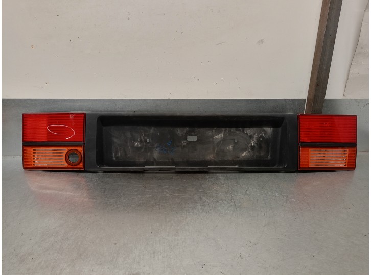 Recambio de piloto trasero central para volkswagen vento (1h2) 1.6 referencia OEM IAM 1H5853481 