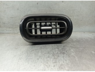 Recambio de aireador para toyota yaris (_p21_, _pa1_, _ph1_) 1.5 hybrid (mxph10) referencia OEM IAM 55660K0040  55660K0050