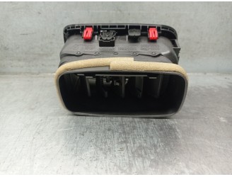 Recambio de aireador para toyota yaris (_p21_, _pa1_, _ph1_) 1.5 hybrid (mxph10) referencia OEM IAM 55660K0040  55660K0050