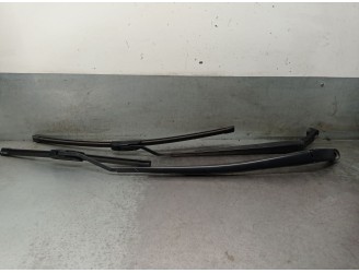 Recambio de brazo limpia delantero derecho para toyota yaris (_p21_, _pa1_, _ph1_) 1.5 hybrid (mxph10) referencia OEM IAM 85211K