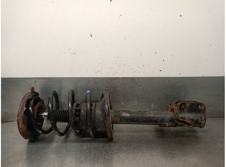 Recambio de amortiguador delantero izquierdo para renault scénic i monospace (ja0/1_, fa0_) 1.9 dci rx4 referencia OEM IAM 82001