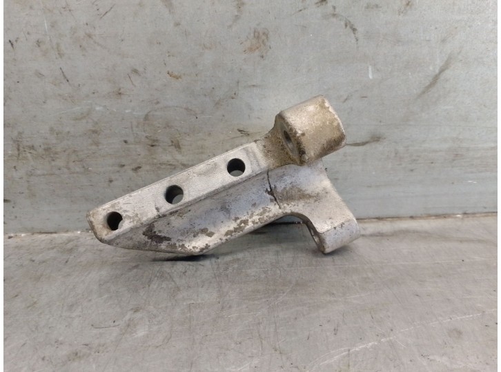 Recambio de soporte bomba inyeccion para ssangyong actyon i 2.0 xdi referencia OEM IAM A6650760135 6650760135 