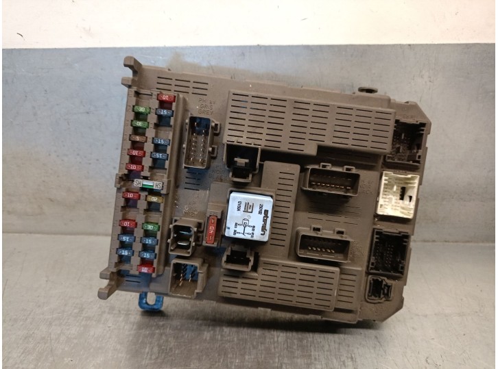 Recambio de caja reles / fusibles para citroën c5 i (dc_) 2.0 hdi (dcrhzb, dcrhze) referencia OEM IAM 9649301680 