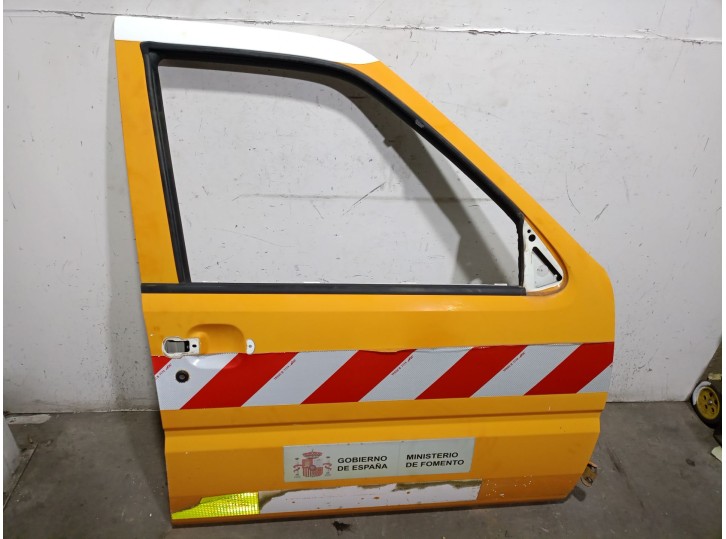 Recambio de puerta delantera derecha para nissan terrano/terrano.ii (r20) 2.7 turbodiesel referencia OEM IAM  801007F030 