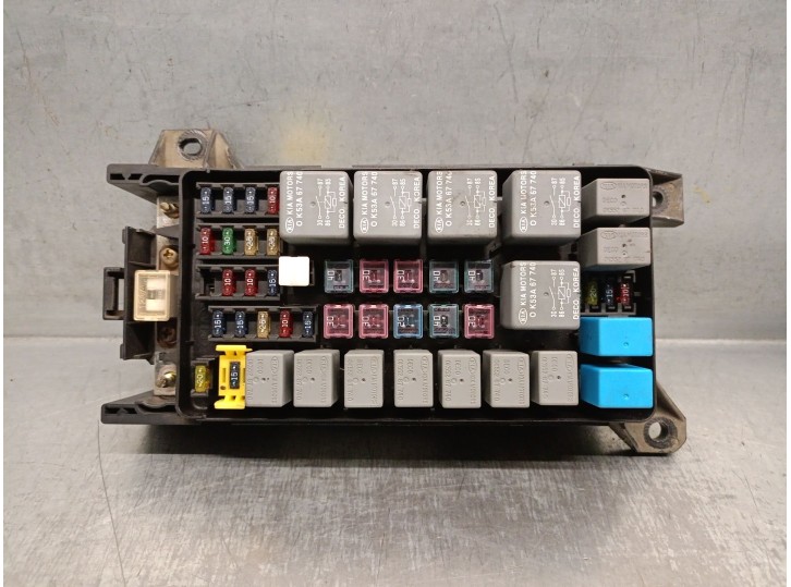 Replacement relay / fuse box for Kia Carnival II (GQ) 2.9 CRDi OEM IAM reference 0K53H66760 