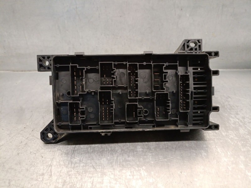 Recambio de caja reles / fusibles para kia carnival ii (gq) 2.9 crdi referencia OEM IAM 0K53H66760  