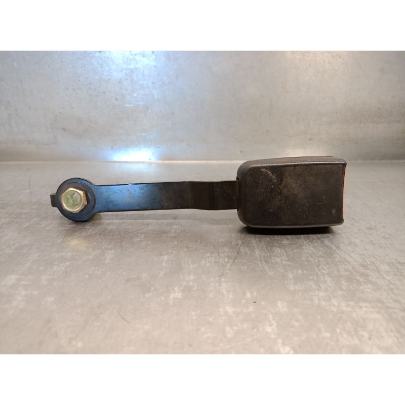 Recambio de enganche cinturon para nissan terrano/terrano.ii (r20) 2.7 turbodiesel referencia OEM IAM 868427F010 868420X000 