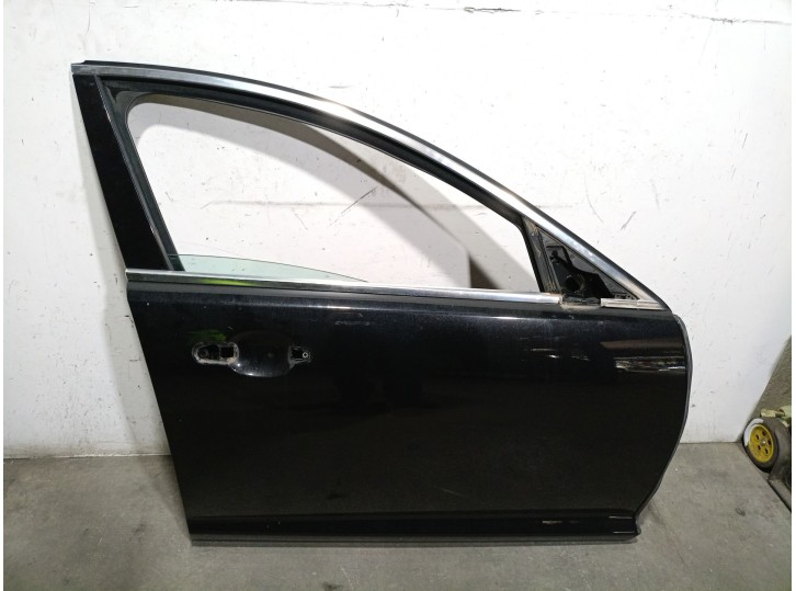 Replacement front right door for Jaguar XF I (X250) 3.0 D OEM IAM reference C2Z2060 