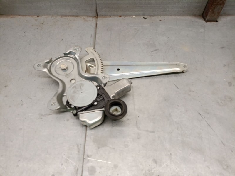 Recambio de elevalunas trasero derecho para toyota land cruiser (j15) 3.0 turbodiesel cat referencia OEM IAM 6980360070  