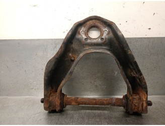 Recambio de brazo suspension superior delantero izquierdo para nissan terrano/terrano.ii (r20) 2.7 turbodiesel referencia OEM IA