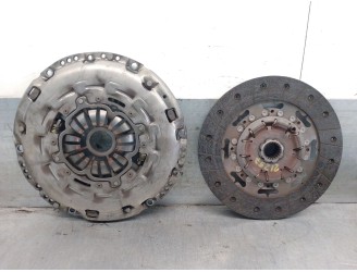 Recambio de kit embrague para toyota rav 4 iv (_a4_) 2.2 d 4wd (ala49) referencia OEM IAM 3121042050 310010R010 