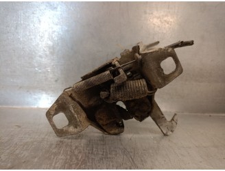 Recambio de cerradura capot para nissan terrano (wd21) 2.7 td referencia OEM IAM 6560101G00 6560101G00 