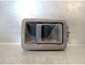 Recambio de maneta interior delantera derecha para nissan terrano (wd21) 2.7 td referencia OEM IAM 8067015G00 8067015G00 