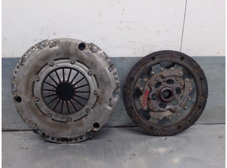 Replacement clutch kit for Volvo V50 (545) 1.8 OEM IAM reference 8689488 8689488 