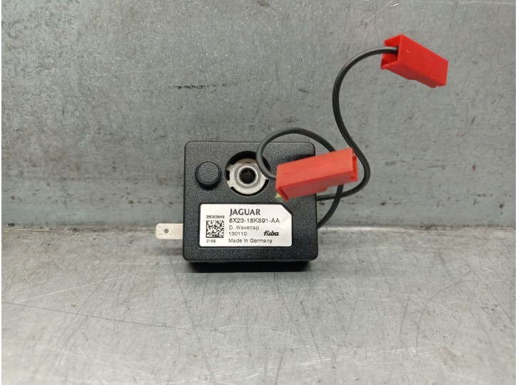 Recambio de antena para jaguar xf i (x250) 3.0 d referencia OEM IAM 8X2318K891AA 130110