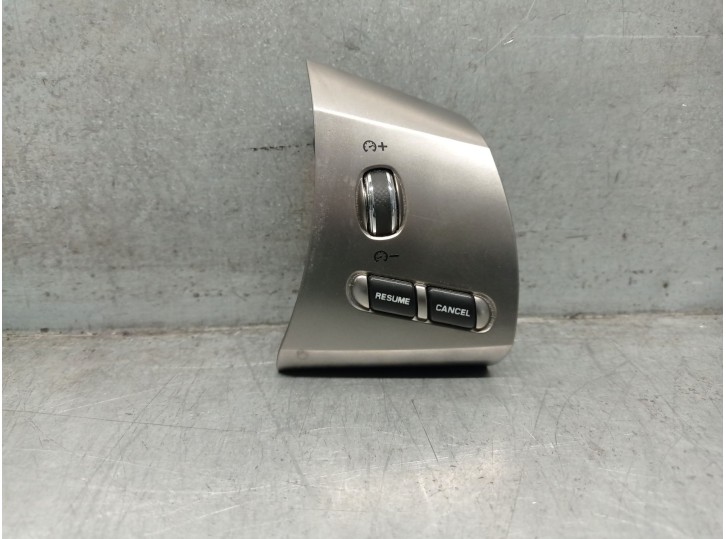 Recambio de mando volante para jaguar xf i (x250) 3.0 d referencia OEM IAM 8X2314K147BA 8X2314K147BALJX
