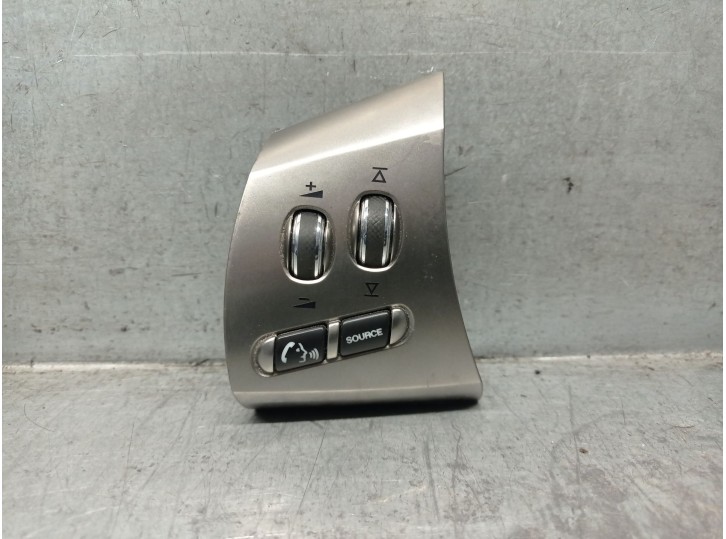 Recambio de mando volante para jaguar xf i (x250) 3.0 d referencia OEM IAM 8X2314K147AA  8X2314K147AALJK