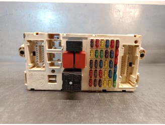 Recambio de caja reles / fusibles para alfa romeo 147 (937_) 1.6 16v t.spark eco (937.axa1a, 937.bxa1a) referencia OEM IAM 51711