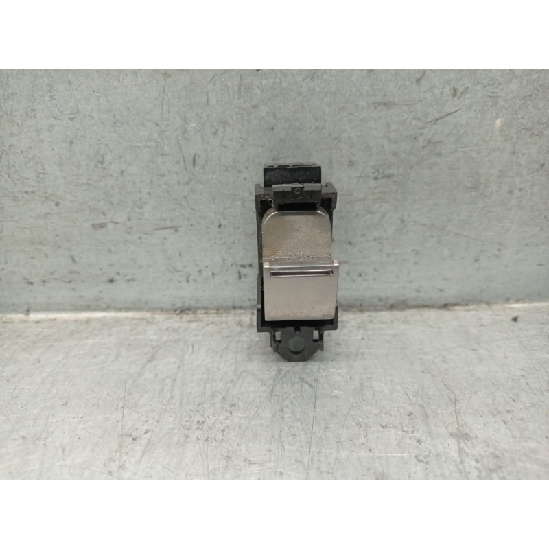 Recambio de mando elevalunas trasero izquierdo para jaguar xf i (x250) 3.0 d referencia OEM IAM 8X2314717AB  