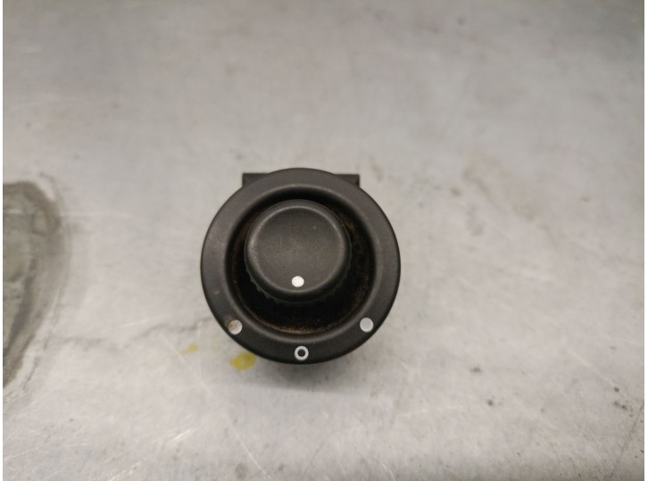 Recambio de mando retrovisor para renault 19 ii (b/c53_) 1.8 (b/c538) referencia OEM IAM 7700429992 