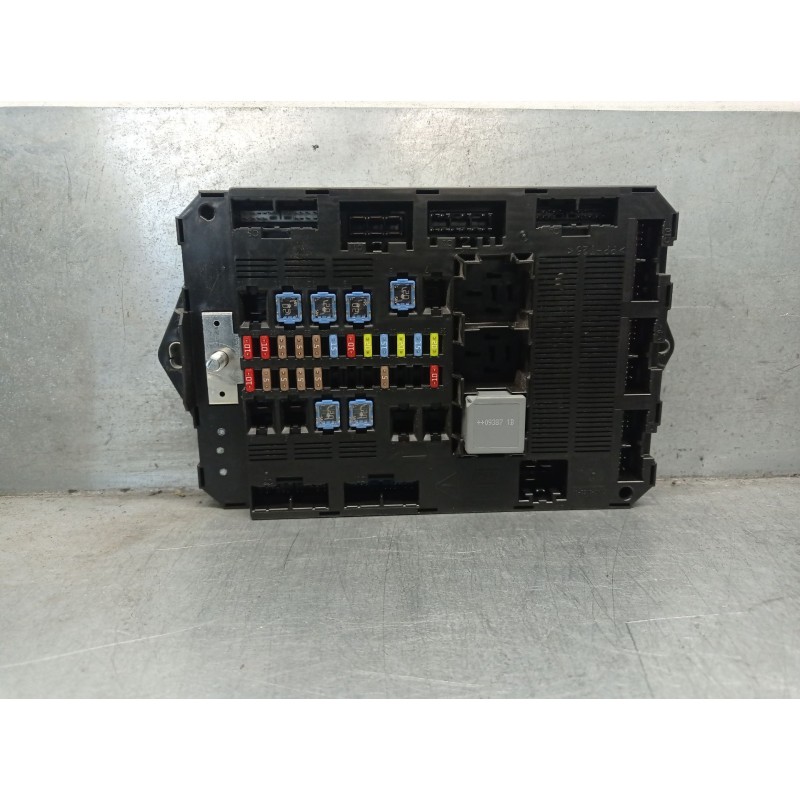 Recambio de caja reles / fusibles para jaguar xf i (x250) 3.0 d referencia OEM IAM BCMA12247794  73409725