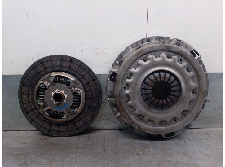 Recambio de kit embrague para toyota land cruiser (j15) 3.0 turbodiesel cat referencia OEM IAM 3121060350 3121060350 