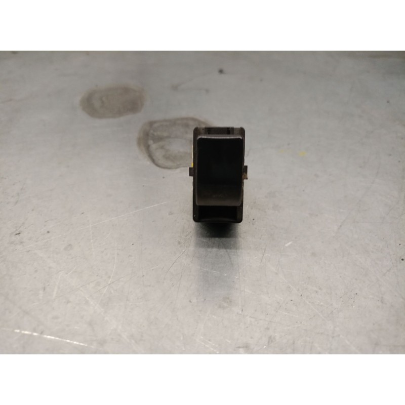 Recambio de mando elevalunas delantero derecho para nissan almera i hatchback (n15) 1.6 referencia OEM IAM 254110M010  