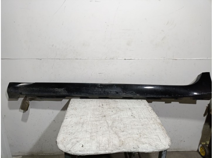 Recambio de faldon lateral para jaguar xf i (x250) 3.0 d referencia OEM IAM  C2Z8047 