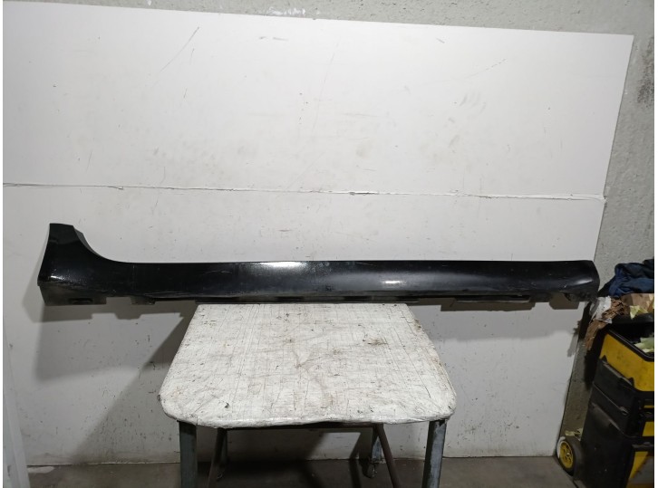 Replacement side skirt for Jaguar XF I (X250) 3.0 D OEM IAM reference C2Z8046 