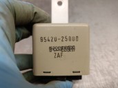 Replacement relay for Hyundai Accent II (LC) 1.5 CRDi OEM IAM reference 9542025000 