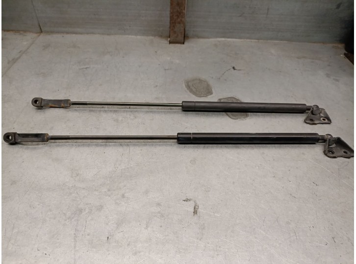 Replacement boot / tailgate struts for Volkswagen Polo Coupé (86C, 80) 1.3 OEM IAM reference 871827550A 