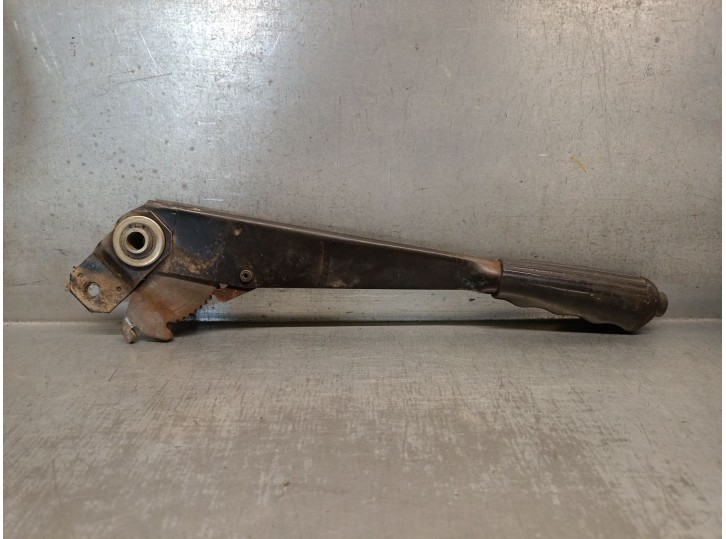 Replacement handbrake lever for Seat Marbella (28A) 0.9 CAT OEM IAM reference SE028167204A 