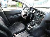 peugeot 5008 (0u_, 0e_) del año 2015