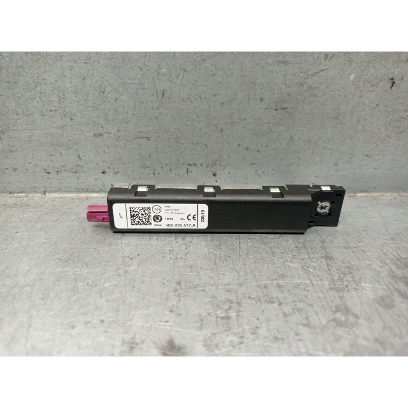 Recambio de antena para skoda octavia iii (5e3, nl3, nr3) 1.5 tsi referencia OEM IAM 5E5035577A  