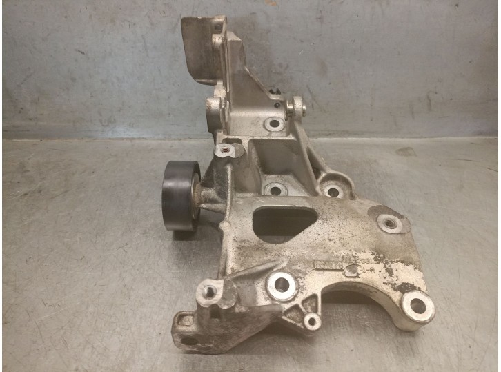 Recambio de soporte alternador para alfa romeo 159 (939_) 2.0 jtdm (939axp1b) referencia OEM IAM 55217833 55217833 