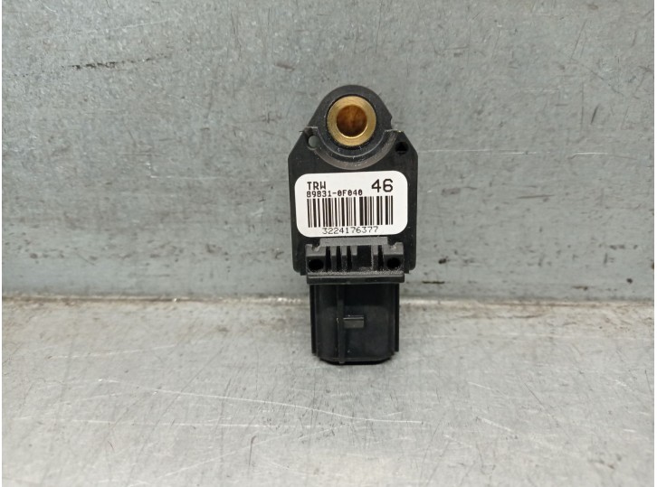 Recambio de sensor airbag para toyota verso (_r2_) 1.6 d4-d (war20_) referencia OEM IAM 898310F040 TRW