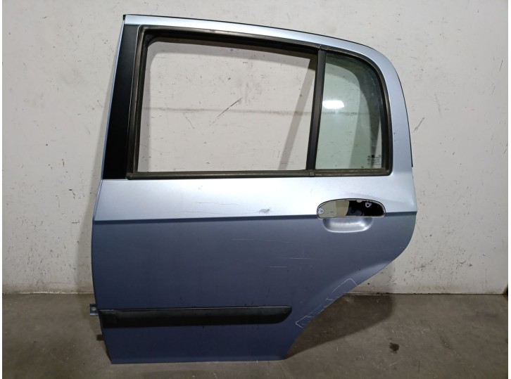 Recambio de puerta trasera izquierda para hyundai getz (tb) 1.1 referencia OEM IAM  770031C020 