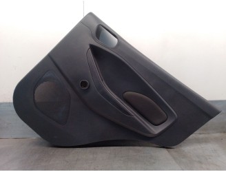 Recambio de guarnecido puerta trasera derecha para ford ka+ iii (uk, fk) 1.2 ti-vct referencia OEM IAM G1B5A27406 2258845 