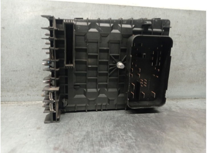 Replacement relay / fuse box for Seat Altea XL (5P5, 5P8) 1.6 OEM IAM reference 1K0937125A 