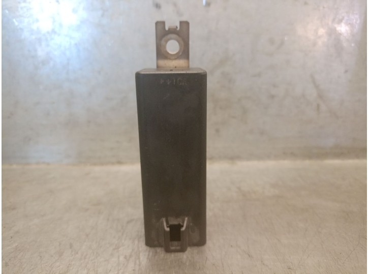 Replacement engine fan relay for Rover 45 I Sedan (RT) 1.6 OEM IAM reference YWB101220 TYCO