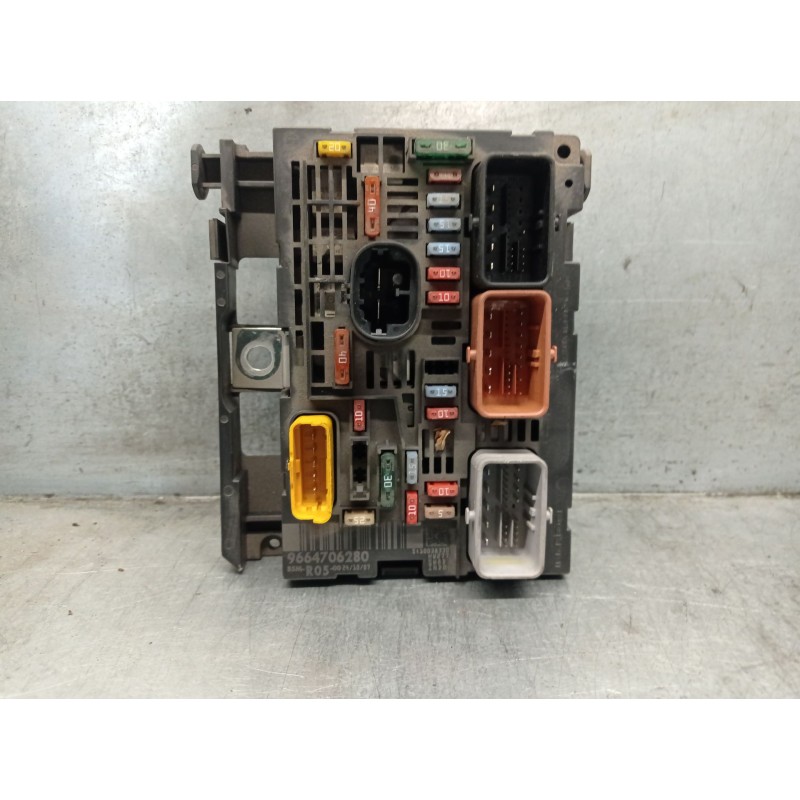 Recambio de caja reles / fusibles para peugeot 308 i (4a_, 4c_) 1.6 16v referencia OEM IAM 9664706280  